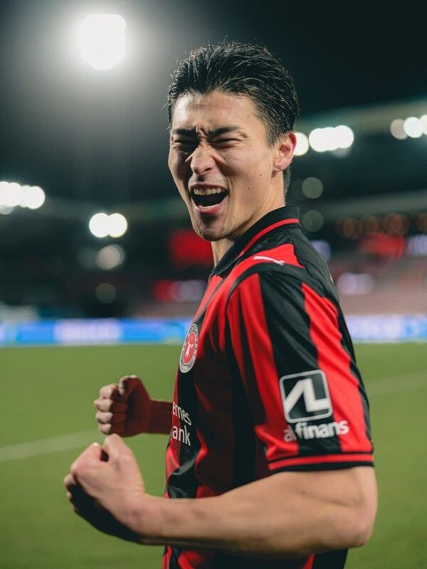 미트윌란 조규성이 12일(한국시간) 덴마크 헤르닝에 위치한 MCH 아레나에서 치러진 헹크와의 2025~26시즌 유럽축구연맹(UEFA) 유로파리그(UEL) 리그 페이즈 6차전에서 득점 후 기뻐하고 있다. /사진=미트윌란