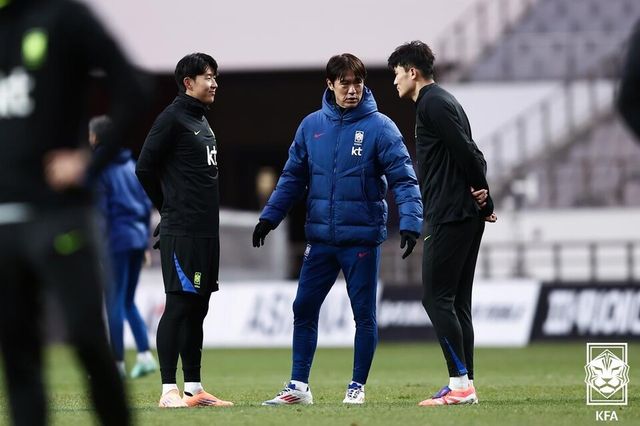 한국 축구 대표팀 손흥민, 홍명보 감독, 김민재. /사진=대한축구협회