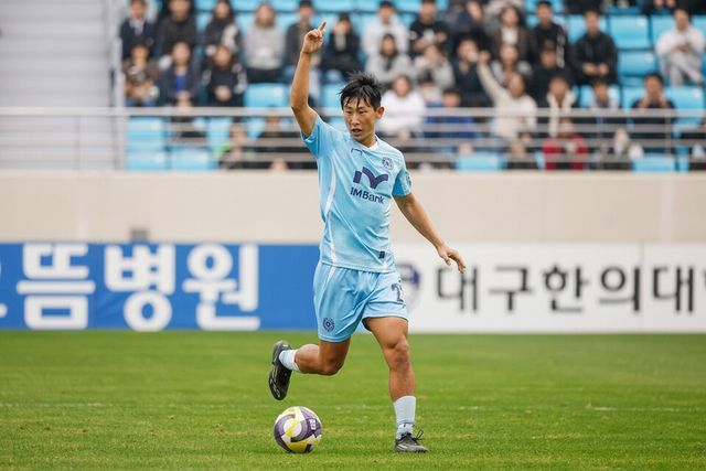 대구FC와 재계약한 정헌택. /사진=대구FC