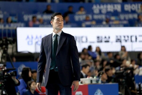 삼성화재 블루팡스를 떠나는 김상우 감독. /사진=삼성화재 블루팡스