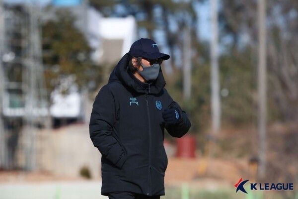 대구FC를 떠나는 조광래 대표이사. /사진=한국프로축구연맹