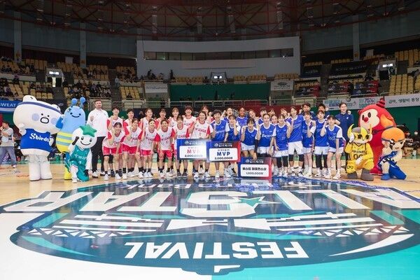 하나은행 2024-2025 여자프로농구 올스타 페스티벌 단체사진. /사진=WKBL