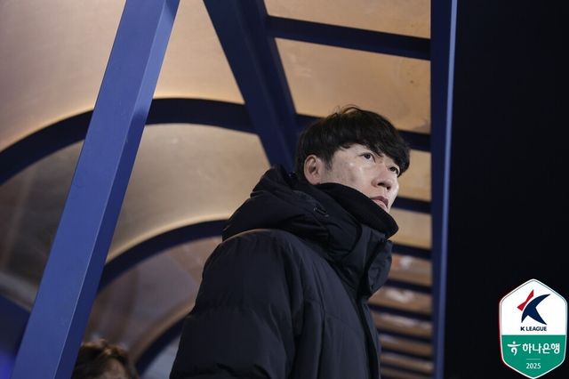 수원FC 김은중 감독. /사진=한국프로축구연맹