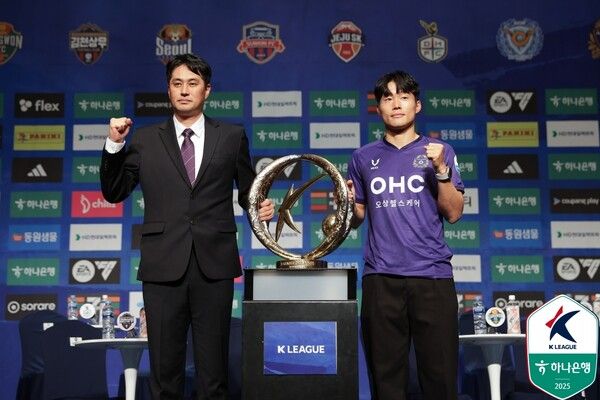 FC안양 유병훈 감독과 이창용. 사진┃한국프로축구연맹