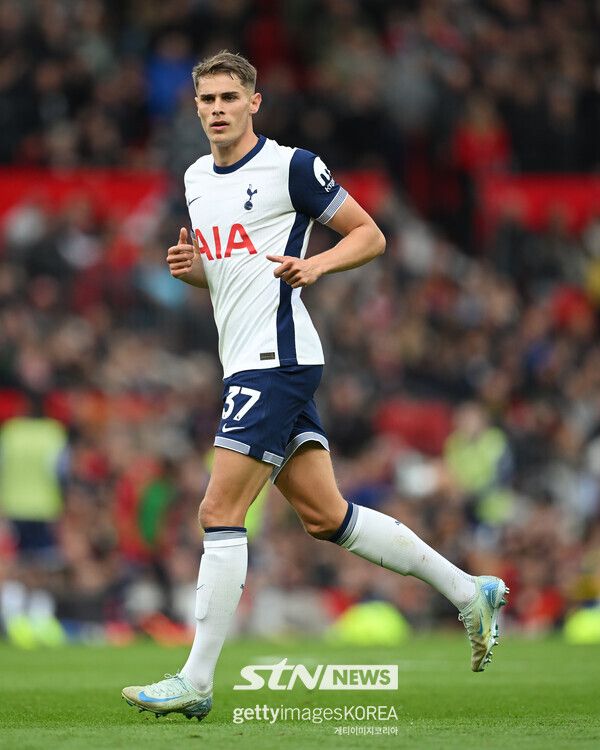 토트넘 홋스퍼 수비수 미키 반 더 벤. 사진┃게티이미지코리아