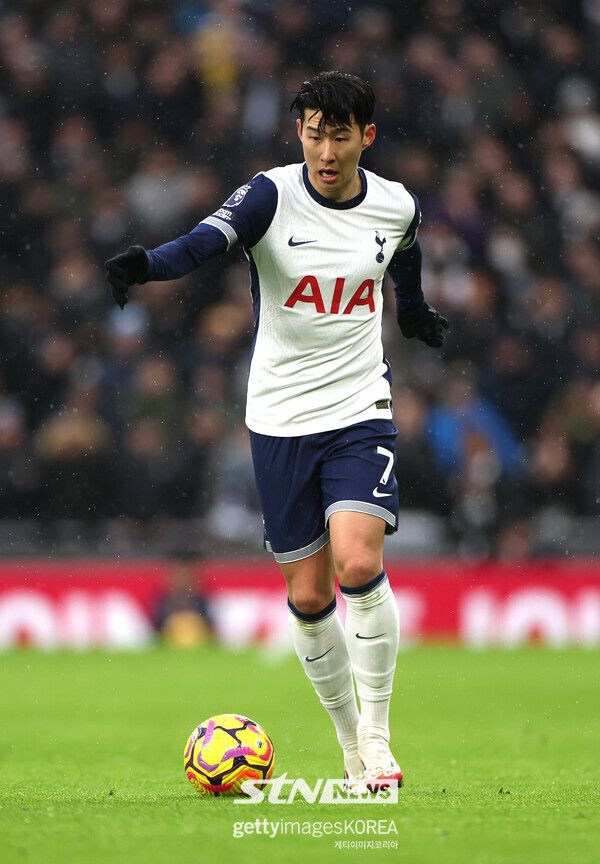 팬들의 지지를 받은 토트넘 홋스퍼 윙포워드 손흥민. 사진┃게티이미지코리아