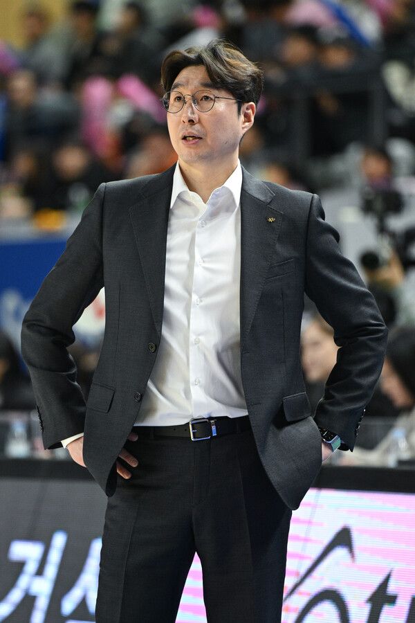 KB스타즈 김완수 감독. 사진┃WKBL