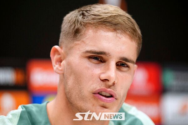 토트넘 홋스퍼 센터백 미키 반 더 벤. 사진┃뉴시스/AP