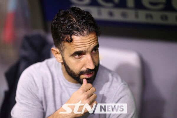 맨체스터 유나이티드 후벵 아모림 감독. 사진┃뉴시스/AP