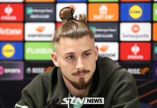 토트넘 홋스퍼 센터백 라두 드라구신. 사진┃뉴시스/AP