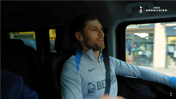 손흥민에 대해 이야기하는 토트넘 홋스퍼 레프트백 벤 데이비스. 사진┃토트넘 홋스퍼 공식 유튜브