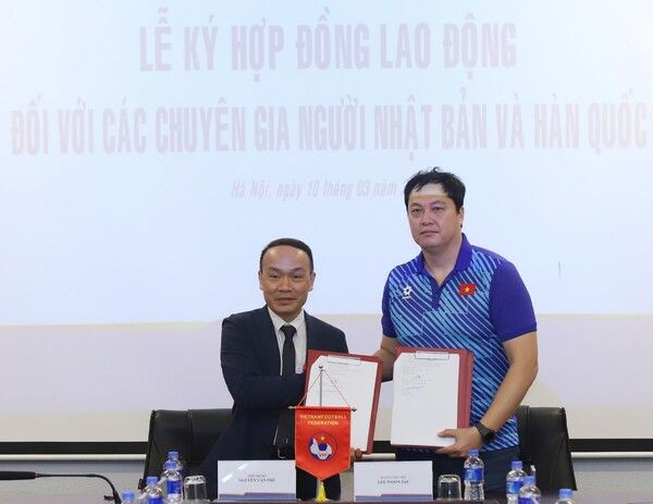 베트남 축구 국가대표 코치진에 합류한 이운재 코치. 사진┃디제이매니지먼트