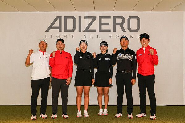 11일 서울 강남에 위치한 실내 골프클럽 ‘클럽디 청담’ 론칭 파티에서 선수 관계자들이 기념사진 포즈를 취하고 있다. 사진┃아디다스골프
