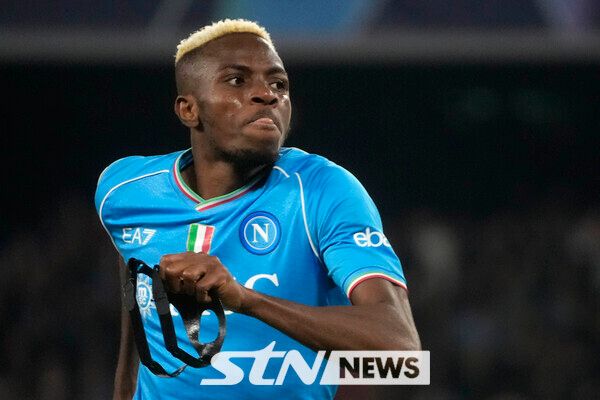 나폴리 활약 당시 빅토르 오시멘. 사진┃뉴시스/AP