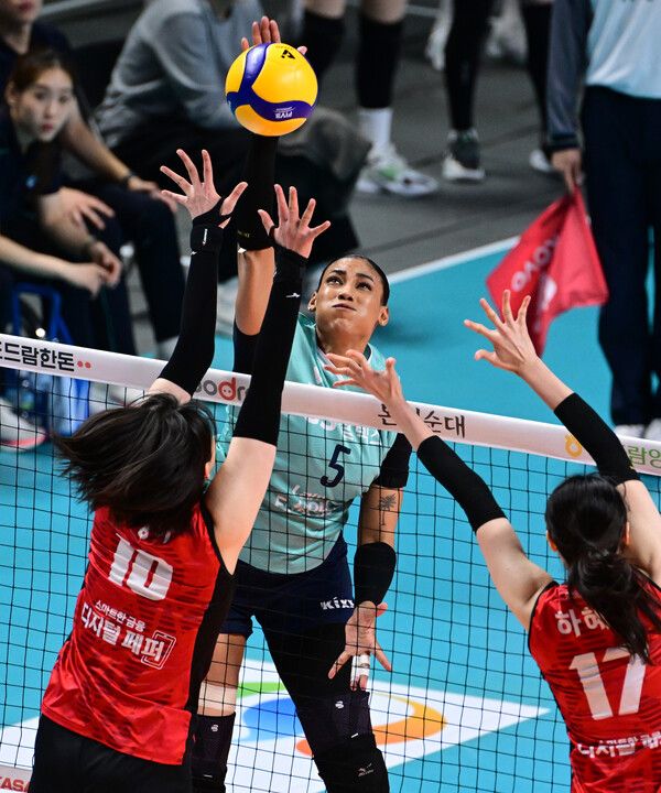 7일 V리그 여자부 GS칼텍스와 페퍼저축은행 경기. 사진┃KOVO