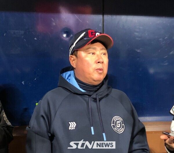 17일 경기 전 취재진을 만난 롯데 자이언츠 김태형 감독. 고척=사진┃김태형 감독