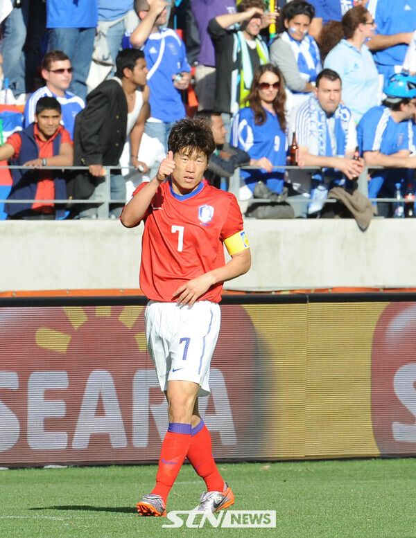 대한민국 대표팀 캡틴 시절 박지성. 사진┃뉴시스/AP