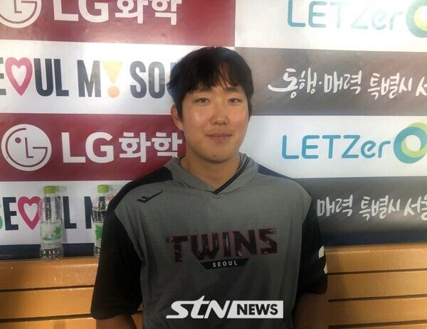 경기 후 인터뷰에 임한 LG 트윈스 투수 손주영. 잠실=사진┃이형주 기자