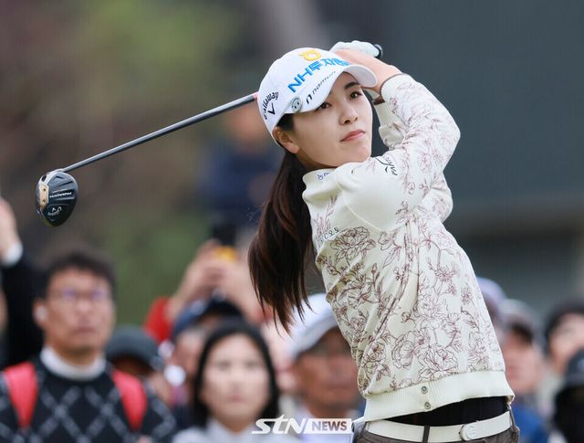 [지난해 위믹스챔피언십에서 힘차게 티샷하고 있는 이가영. 사진┃STN뉴스 손진현 기자]