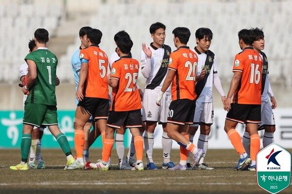 경기 후 양 팀의 모습. 사진┃한국프로축구연맹