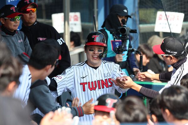 홈런을 친 LG 트윈스 포수 박동원. 사진┃LG 트윈스