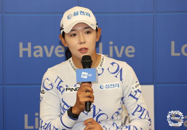 3일부터 부산 동래베네스트골프클럽(파72·6579야드)에서 진행되는 KLGPA 투어 ‘두산건설 위브 챔피언십(총상금 12억 원)’이 열린다. 2일 대회 공식 기자회견에 참석한 박보겸이 각오를 다졌다. 사진┃KLPGA