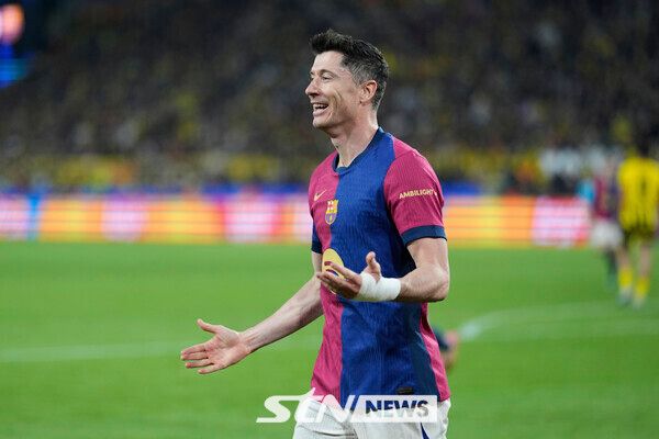 FC 바르셀로나 공격수 로베르트 레반도프스키. 사진┃뉴시스/AP