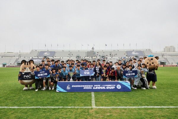 서울이랜드 레울컵 유스 수상자. 사진┃서울이랜드