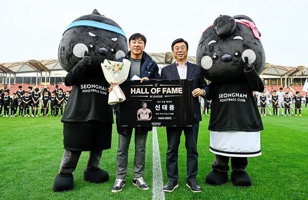 탄천에서 팬 사인회를 개최할 예정인 신태용 단장. 사진┃성남FC