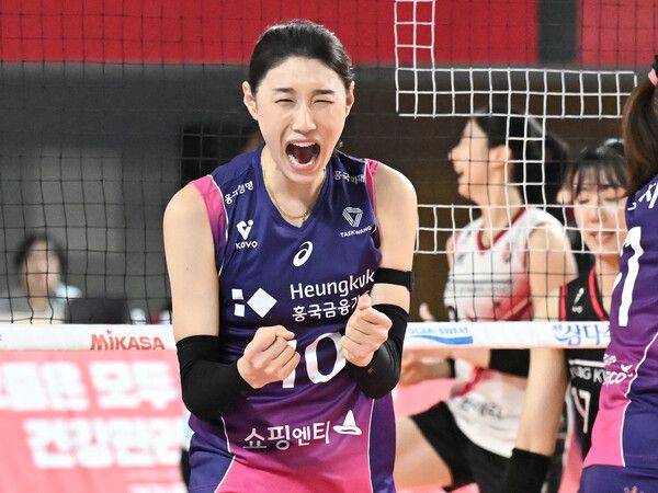 4일 대전충무체육관에서 열린 도드람 2024~2025 V-리그 여자부 챔피언결정전 3차전 흥국생명-정관장 경기. 사진┃KOVO