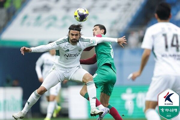 전북현대 콤파뇨와 대전하나시티즌 밥신. 사진┃한국프로축구연맹
