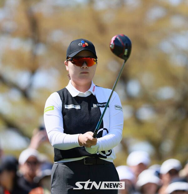 6일 부산 동래베네스트골프클럽(파72·6579야드)에서 열린 2025시즌 KLPGA 투어 '두산건설 위브 챔피언십(총상금 12억 원)' 에 출전해 준우승을 차지한 홍정민. 사진┃손진현 기자