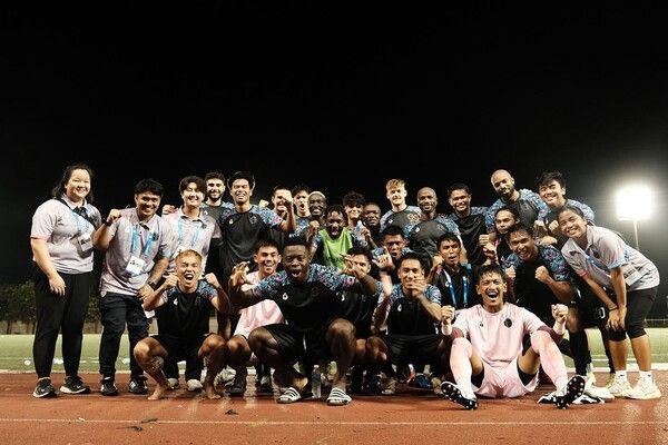 마할리카 타귁FC 선수단. 사진┃마할리카 타귁FC