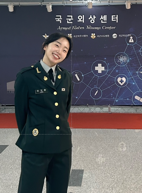 국군외상센터 간호장교 이지은 중위. 사진┃두산베어스