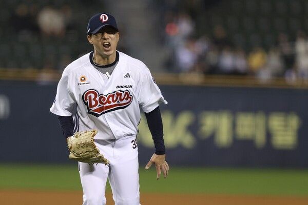 포효하는 두산베어스 투수 고효준. 사진┃두산베어스