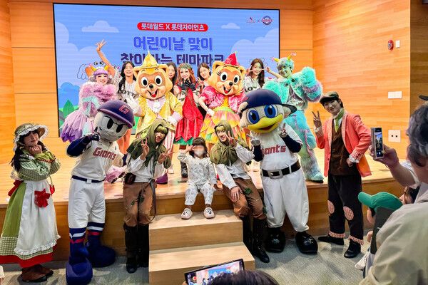 부산대학교 어린이병원에서 열린 찾아가는 테마파크 행사. 사진┃롯데자이언츠