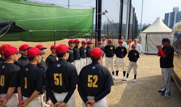 영등포구 BC 정진우 감독과 선수들