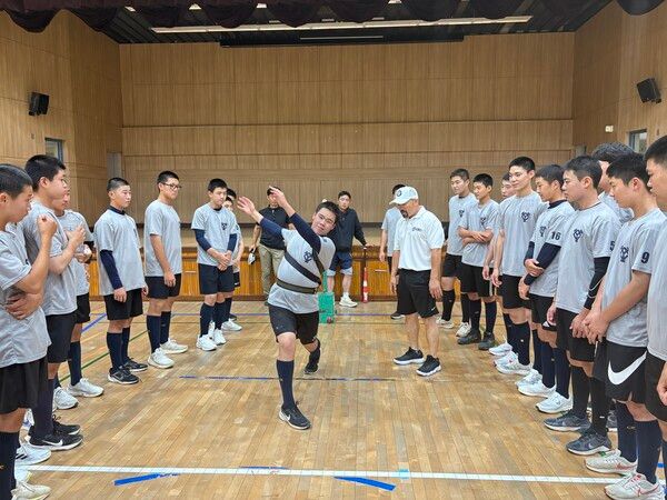 2025 KBO 중,고 야구팀 순회 부상방지교육 현장. 사진┃KBO