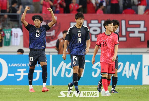 15일 경기 용인미르스타디움에서 열린 2025 동아시아축구연맹(EAFF) E-1 챔피언십(동아시안컵) 남자부 한국과 일본의 경기, 일본 료 저메인이 선취골을 넣은 뒤 기뻐하고 있다. /사진=뉴시스