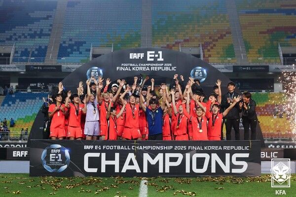 대한민국 여자 대표팀의 2025 동아시아축구연맹(EAFF) E-1 챔피언십 우승 세리머니. /사진=대한축구협회