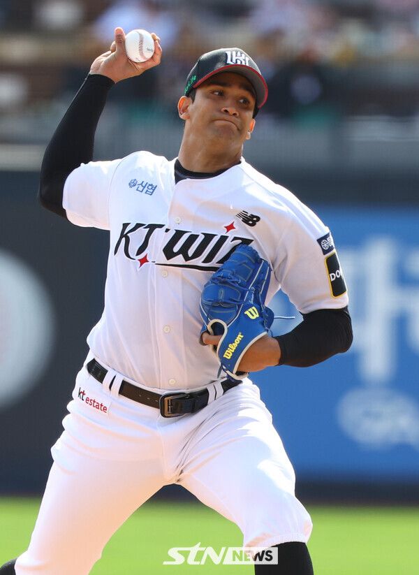 KT 위즈를 떠나는 윌리엄 쿠에바스. /사진=뉴시스