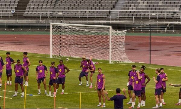 30일 고양종합운동장에서 훈련하고 있는 바르셀로나 선수단. /사진(고양)=강의택 기자