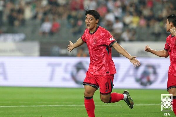 대한민국 대표팀 주민규가 7일 용인미르스타디움에서 중국과의 2025 동아시아 축구연맹(EAFF) E-1 풋볼 챔피언십 1차전에서 득점 후 세리머니 중이다. /사진=대한축구협회