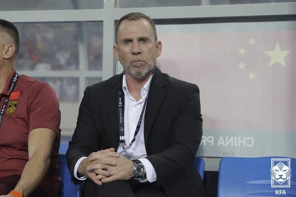 중국 대표팀 데얀 주르예비치 감독. /사진=대한축구협회