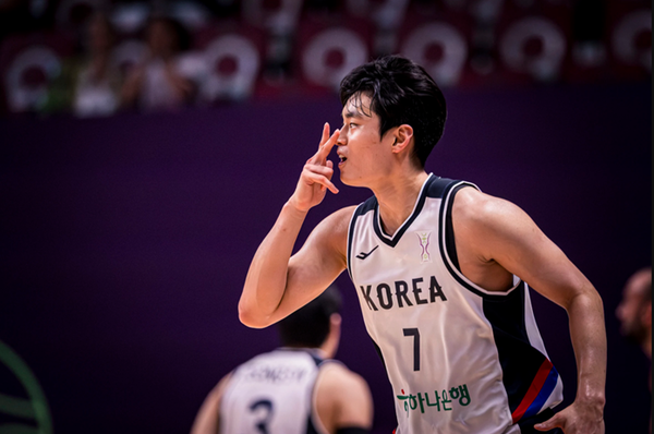 외곽슛을 터트리는 유기상. /사진=FIBA