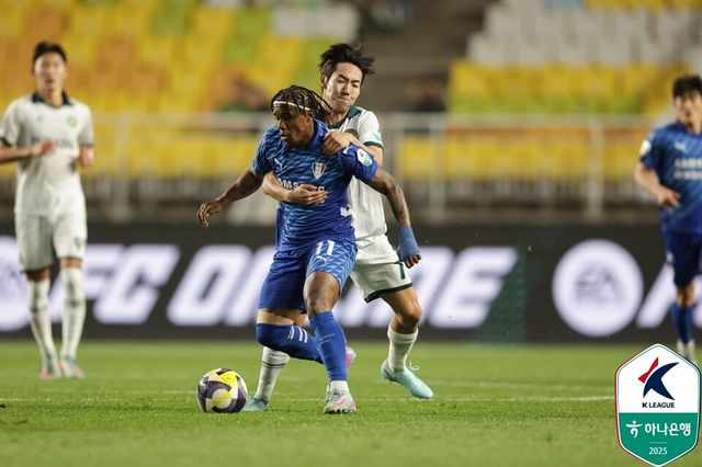 지난 5월 열린 K리그2 수원삼성과 김포FC의 경기 모습. /사진=한국프로축구연맹