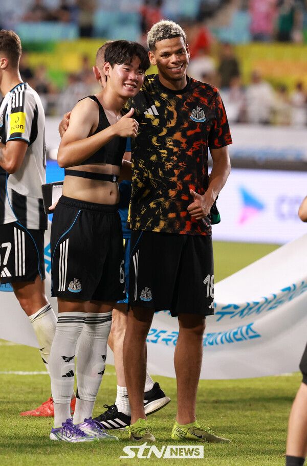 뉴캐슬 유나이티드 박승수, 윌리엄 오슬라. /사진=뉴시스