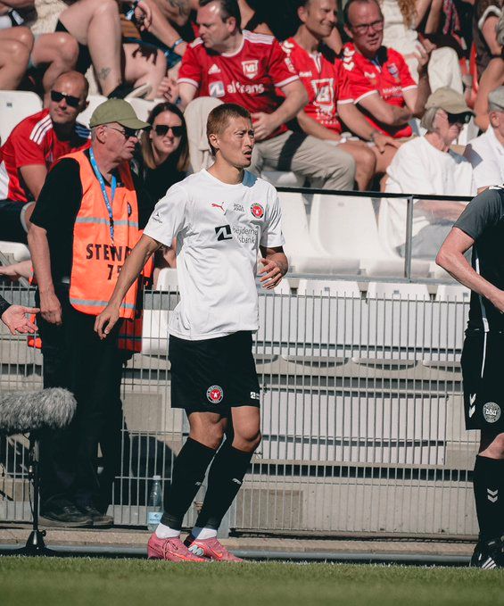 유니폼을 입은 FC 미트윌란 공격수 조규성. /사진=FC 미트윌란