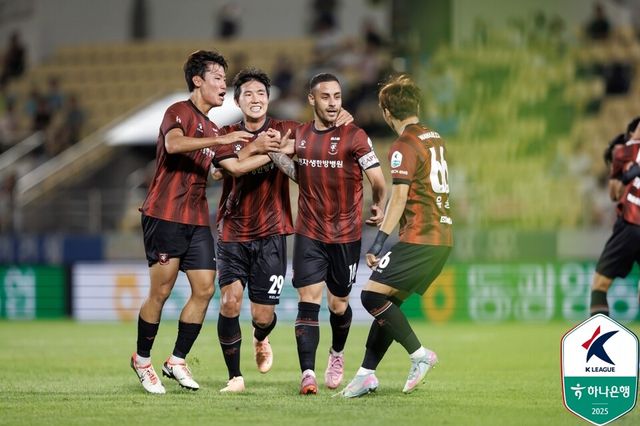 부천FC 선수단. /사진=한국프로축구연맹