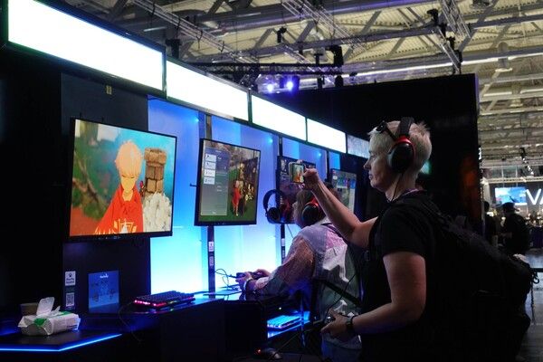 넷마블이 글로벌 게임 행사 ‘게임스컴 2025’ 엑스박스 부스에서 미공개 신작 PC·콘솔게임 프로젝트 블룸워커를 첫 공개했다.(▲블룸워커_게임스컴 현장) /사진=넷마블